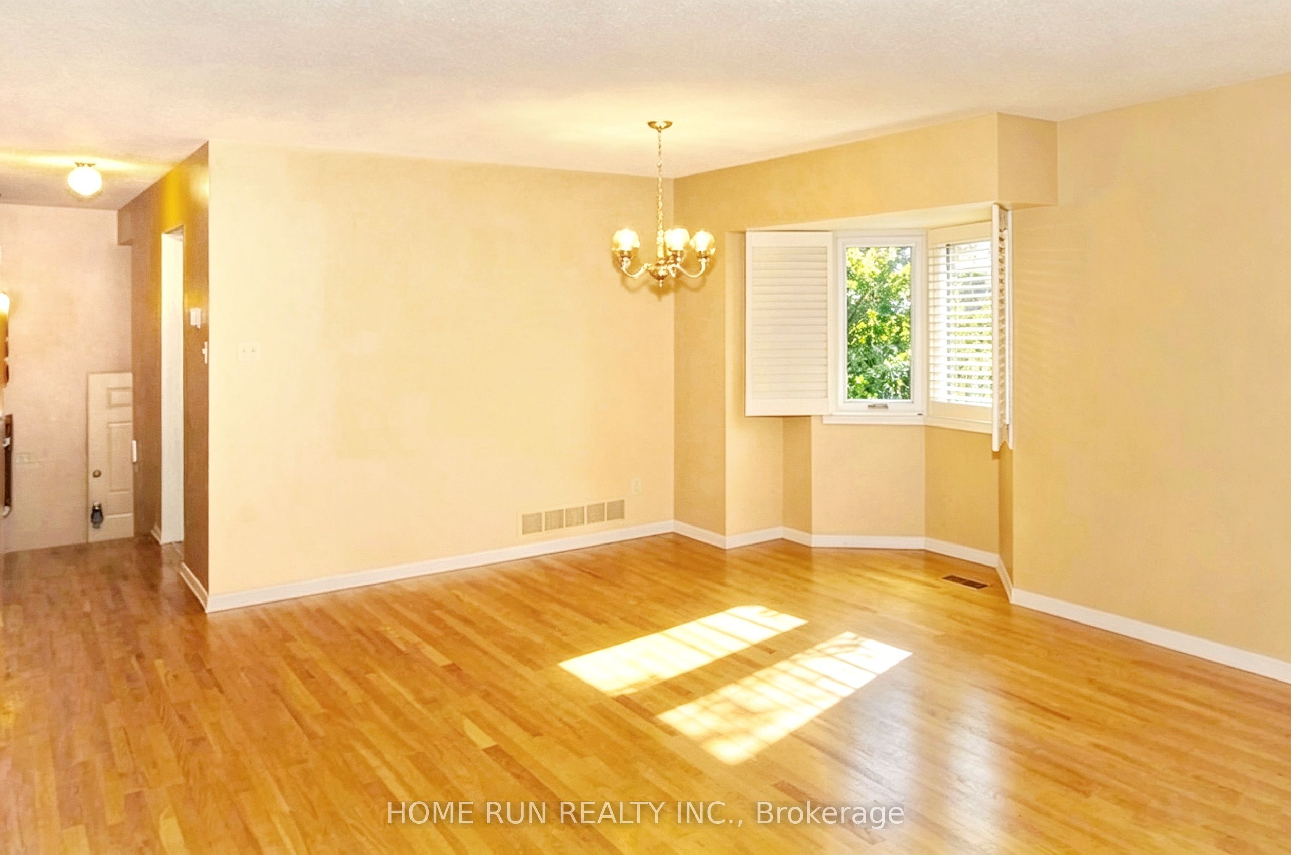 Additional image 5 of 30 Sturbridge Private, Ottawa, ON, K1T 3J7