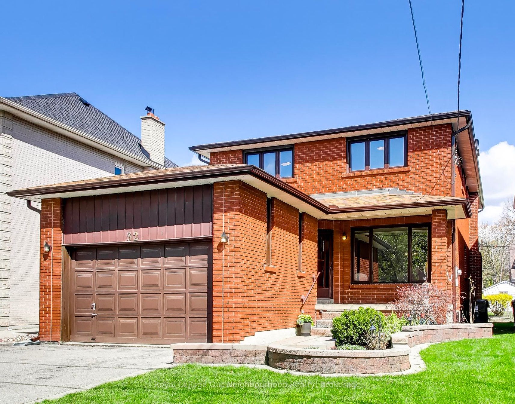 32 Madawaska Avenue, Toronto, ON, M2M 2P9