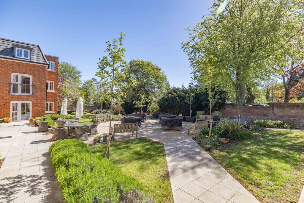 Additional image 13 of 1 bed flat for saleNew Dover Road, Canterbury, Kent CT1