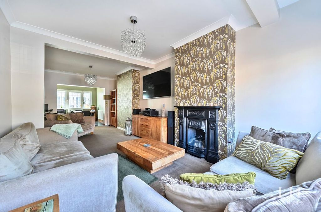 Additional image 2 of 4 bed end terrace house for saleMilton Avenue, Hornchurch RM12