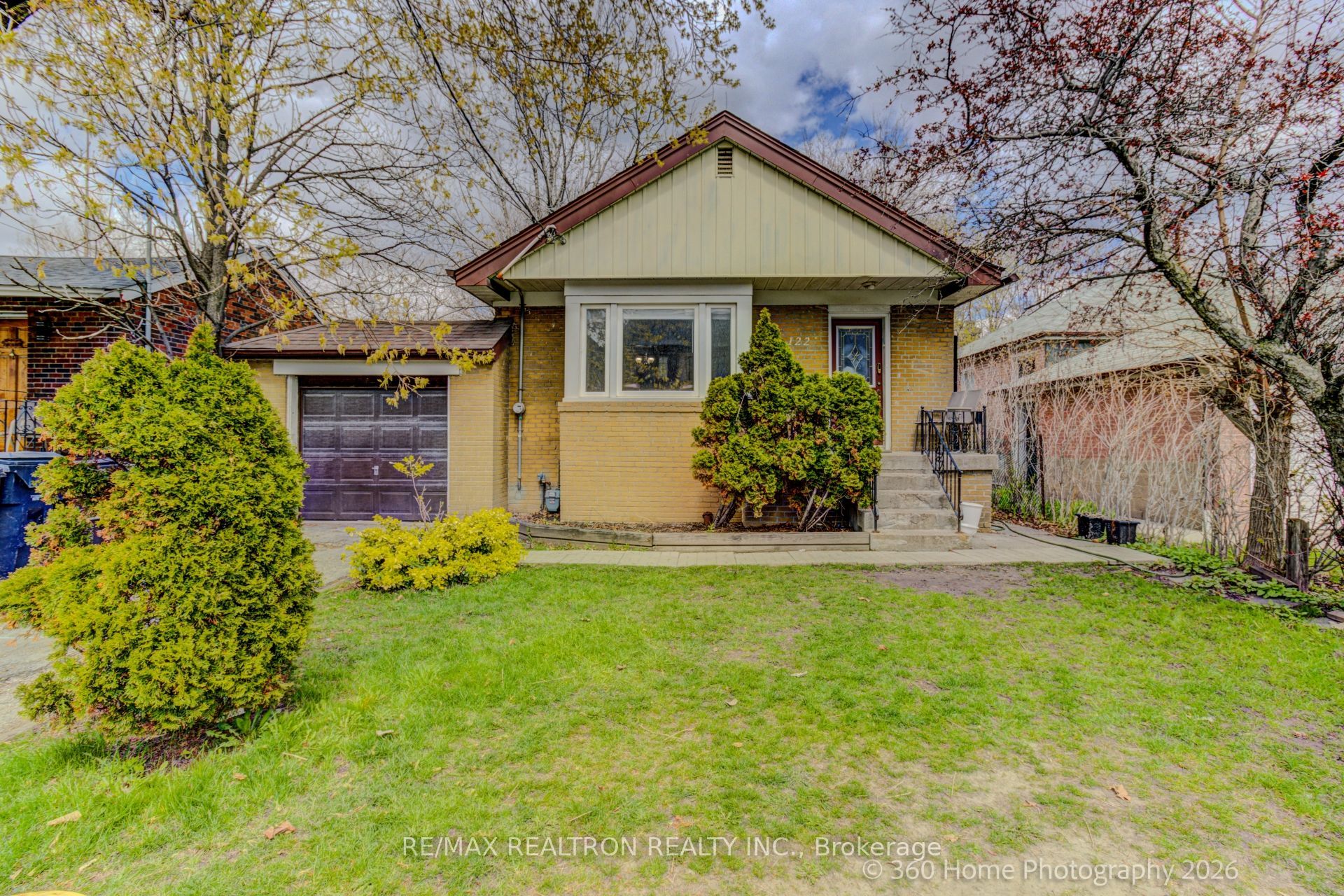 122 Mcgillivray Avenue, Toronto, ON, M5M 2Y6