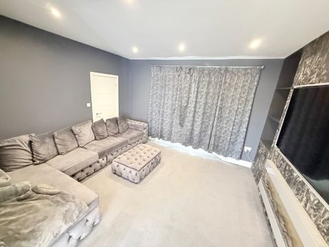 The Knole, Eltham SE9