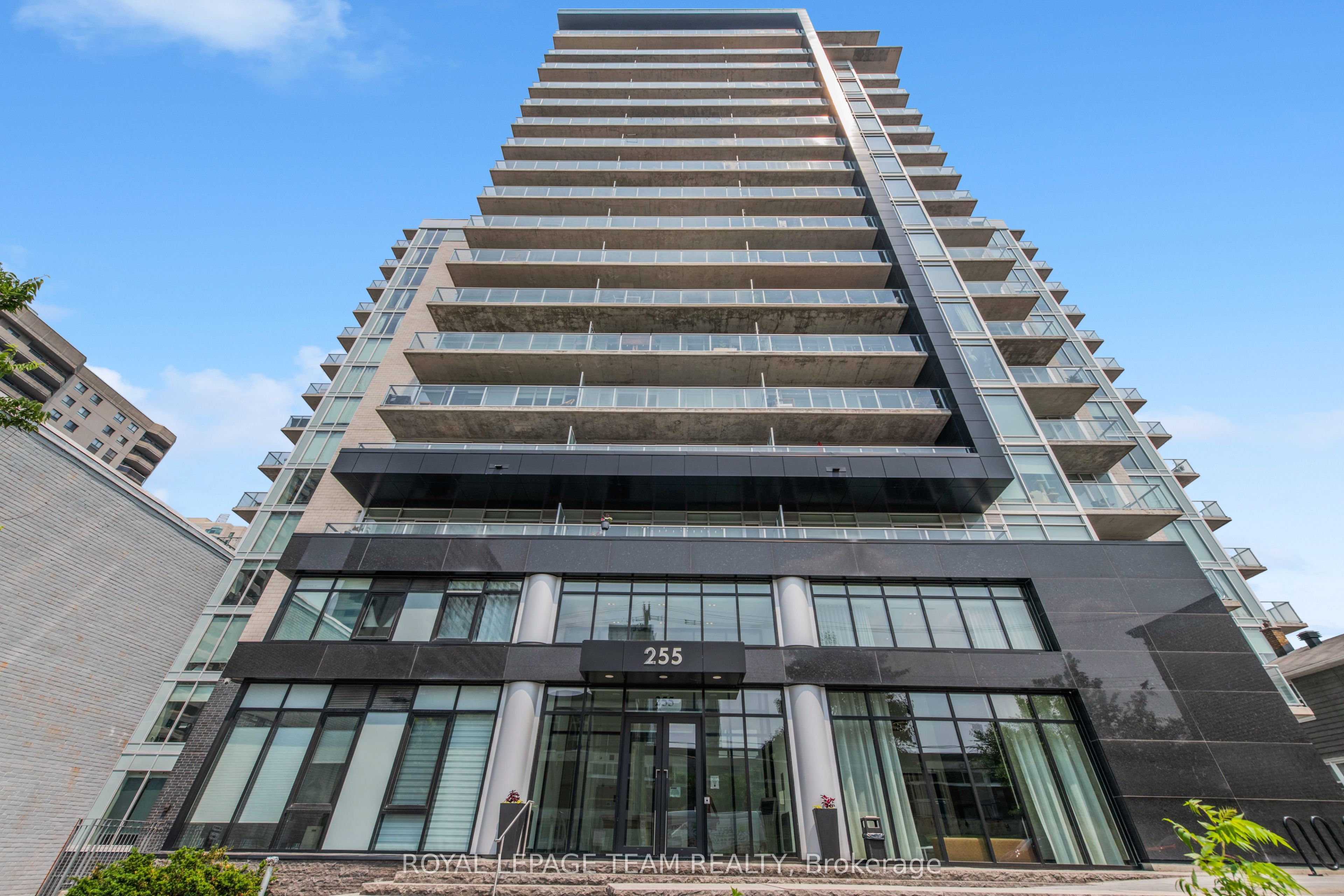 409-255 Bay Street N, Ottawa, ON, K1R 0C5