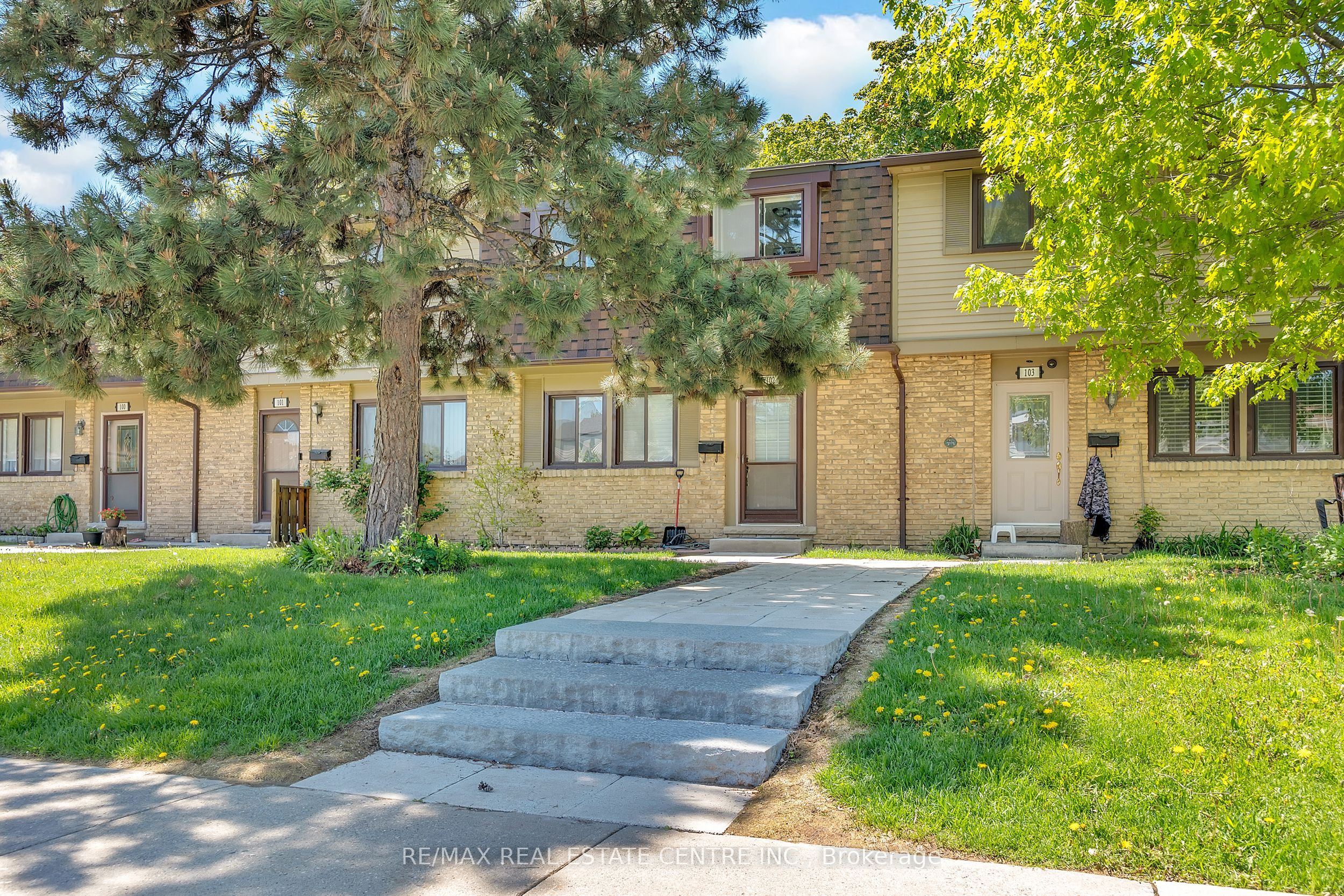 102-105 Hansen Road N, Brampton, ON, L6V 3C9