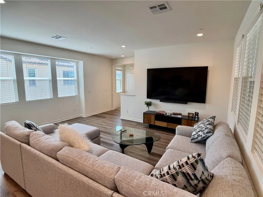 Additional image 102 of 16064 Jamie St Unit 8, Fontana, CA 92336