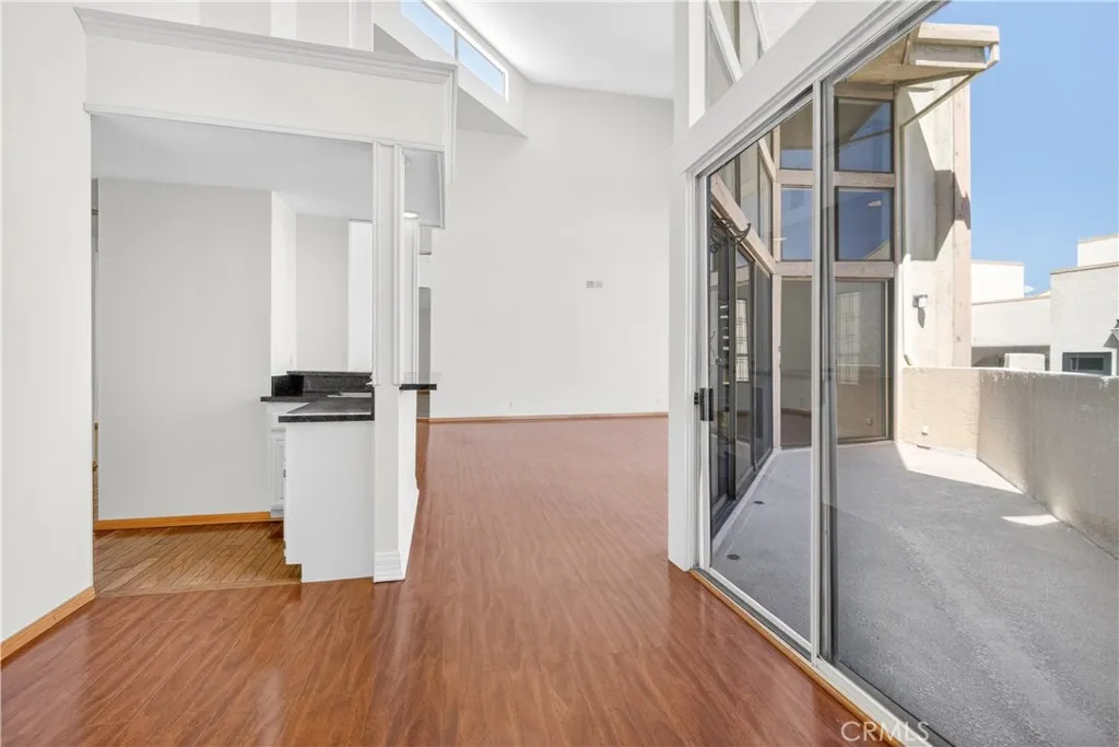 Additional image 44 of 5216 Yarmouth Avenue Unit 305, Encino, CA 91316