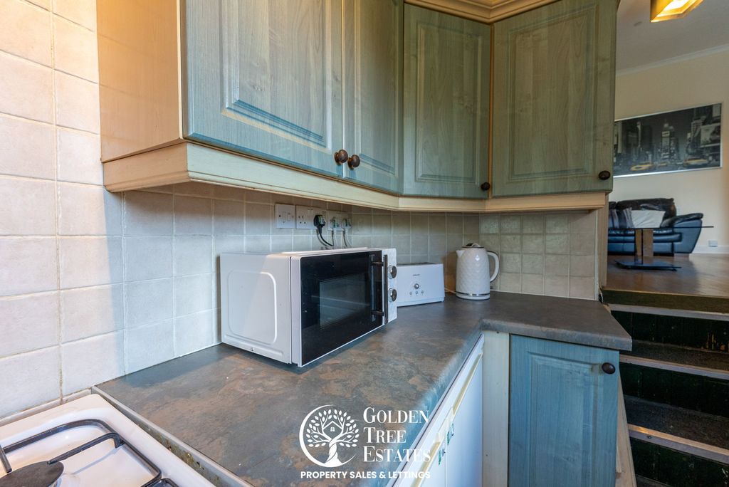 Additional image 5 of 4 bed flat for saleWallace Street, Stirling FK8