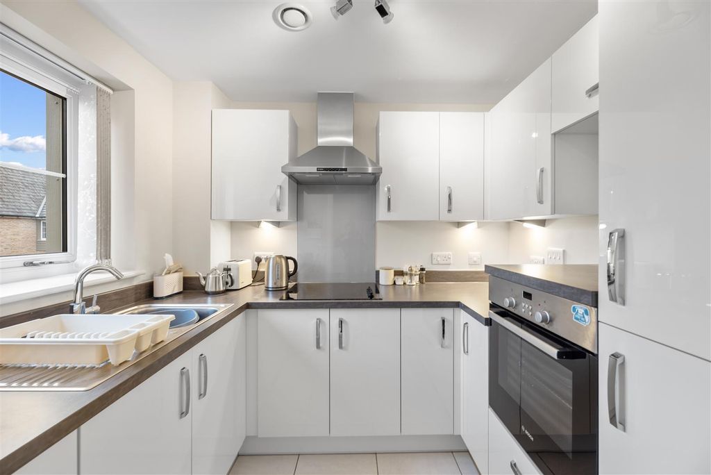 Additional image 3 of 2 bed flat for saleGower Road, Sketty, Swansea SA2