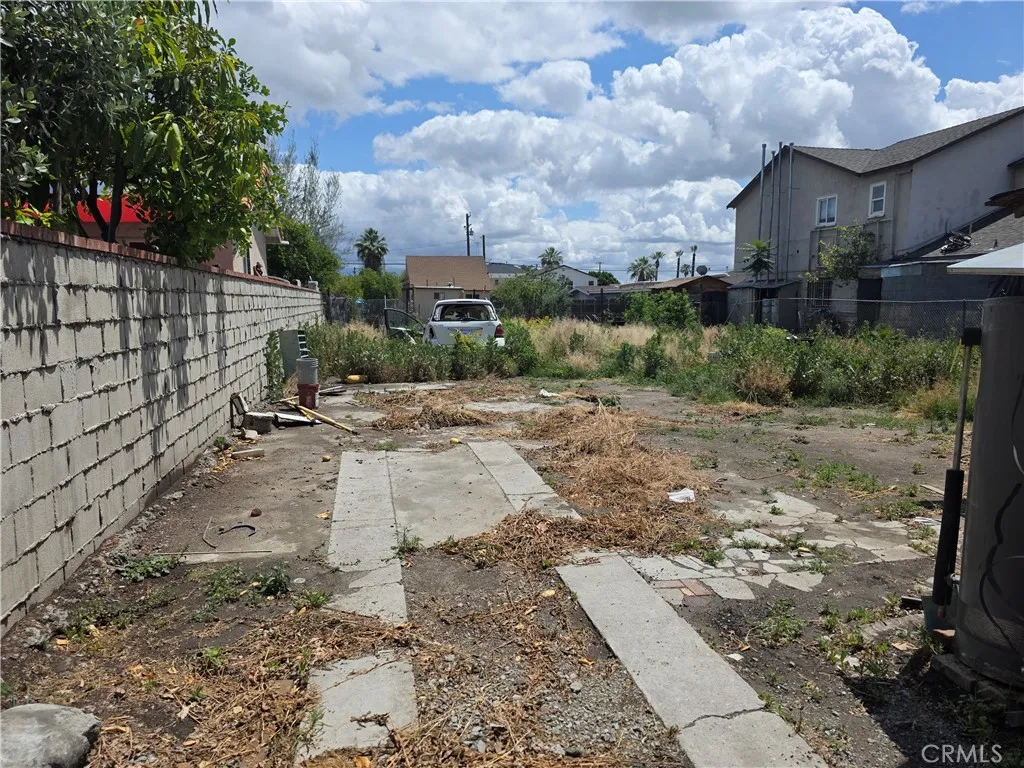 739 Perris St, San Bernardino, CA 92411
