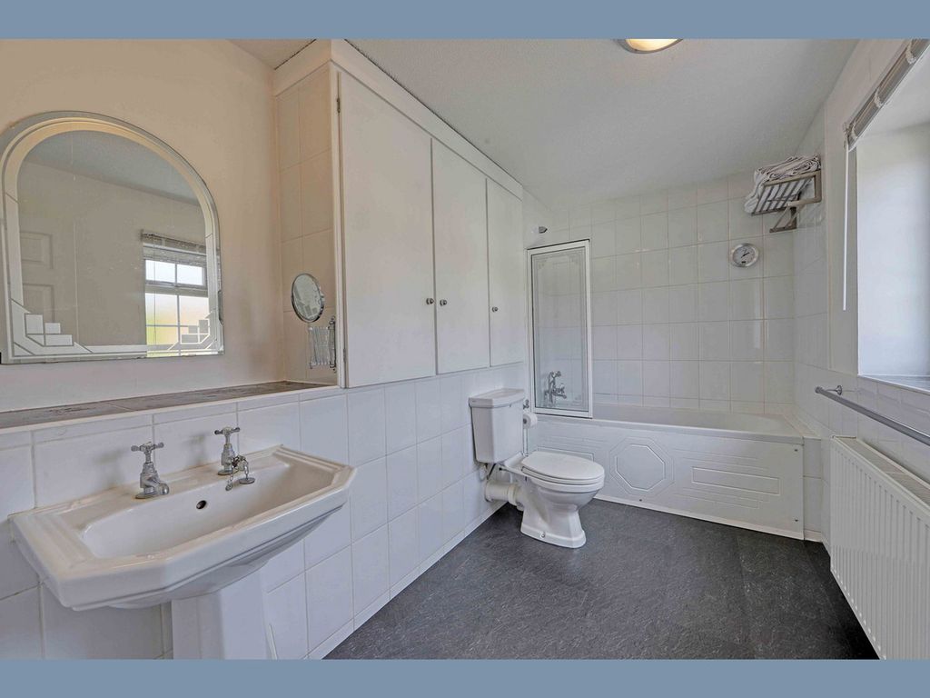 Additional image 12 of 4 bed detached house for saleThames Close, Bourne End SL8