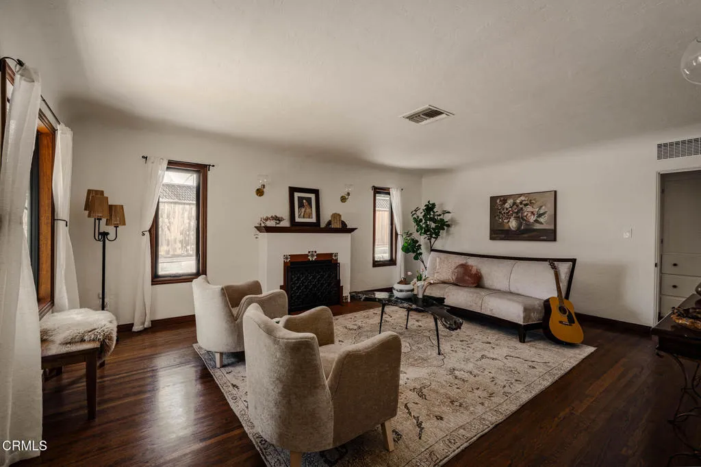 10166 Silverton Avenue, Tujunga, CA 91042 photo 2