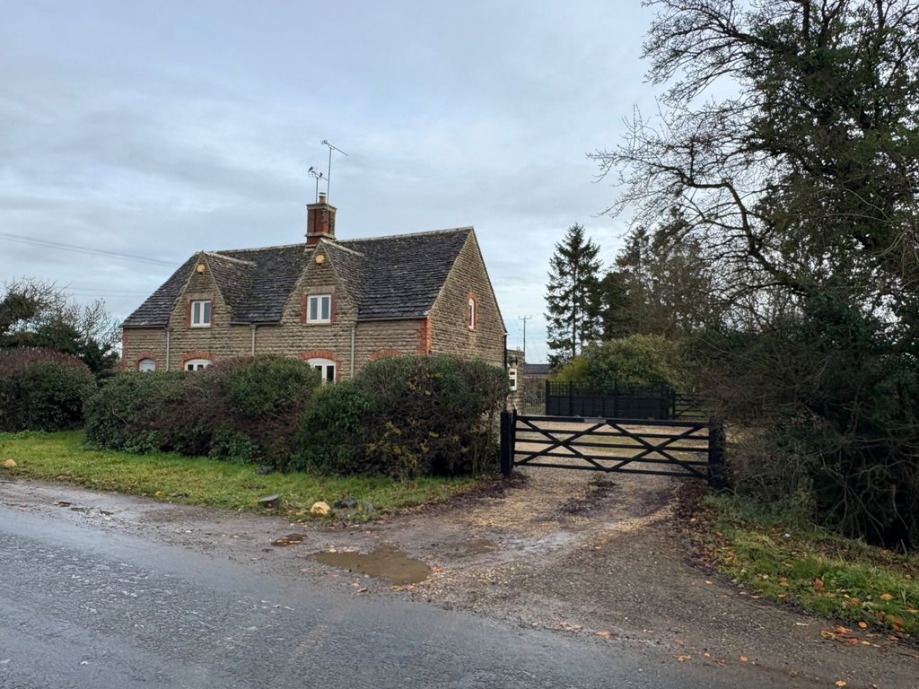 Additional image 13 of 3 bed semi-detached house for saleSiddington, Cirencester, Gloucestershire GL7