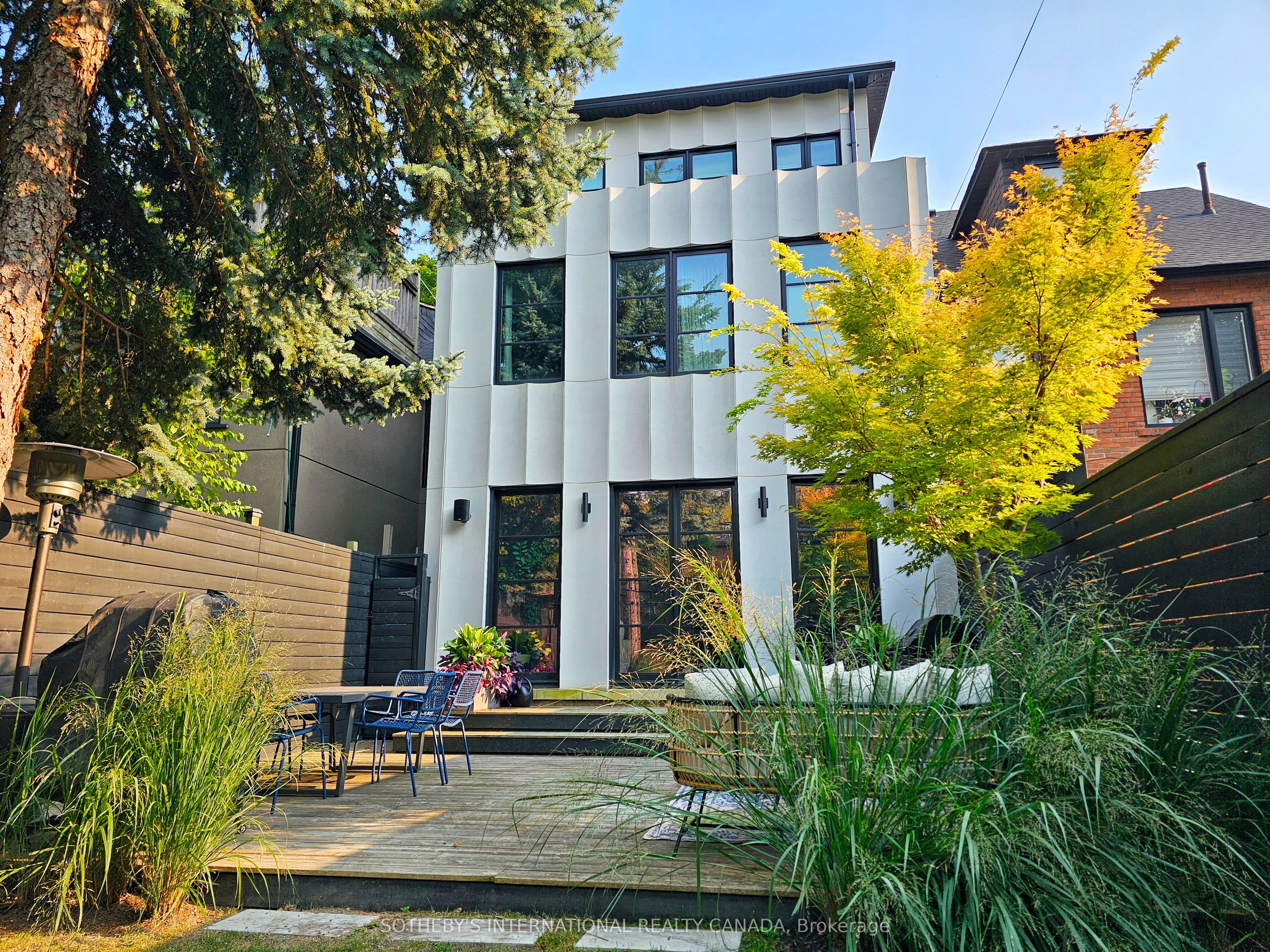 122 Macpherson Avenue, Toronto, ON, M5R 1W8