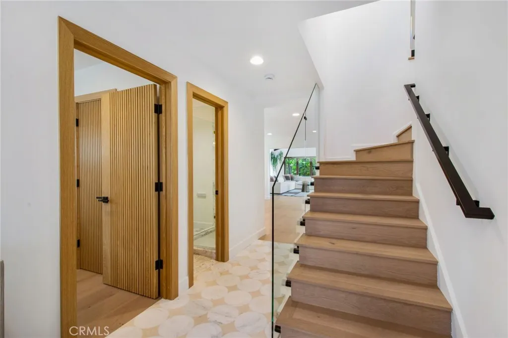 Additional image 55 of 305 Robinhood Ln, Costa Mesa, CA 92627