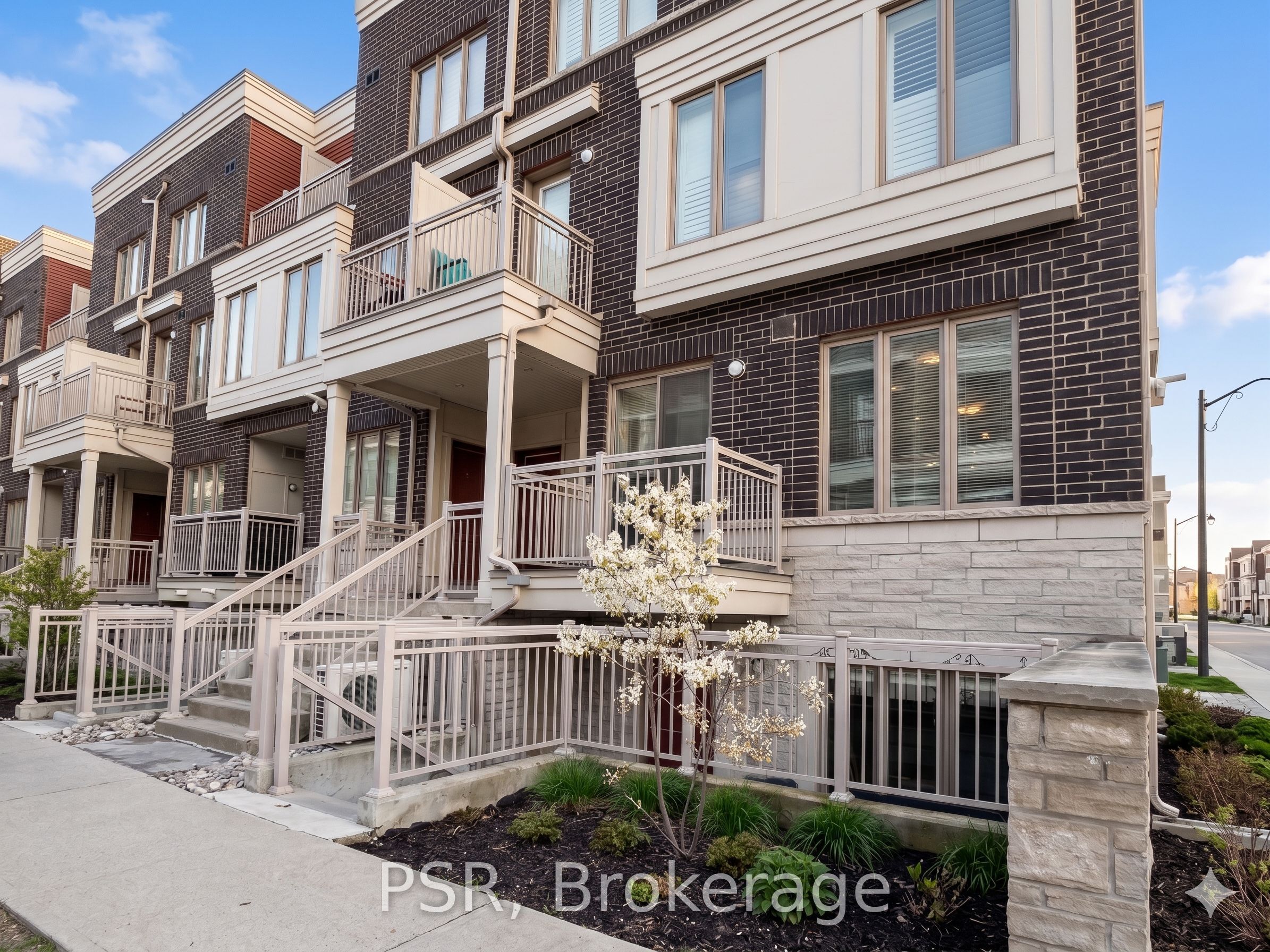 Additional image 2 of 2-120 Long Branch Avenue, Toronto, ON, M8W 0B1