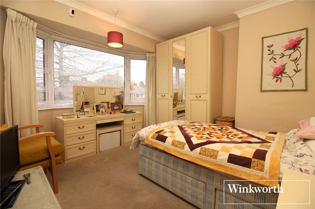 Additional image 6 of 3 bed semi-detached house for saleManor Way, Borehamwood, Hertfordshire WD6