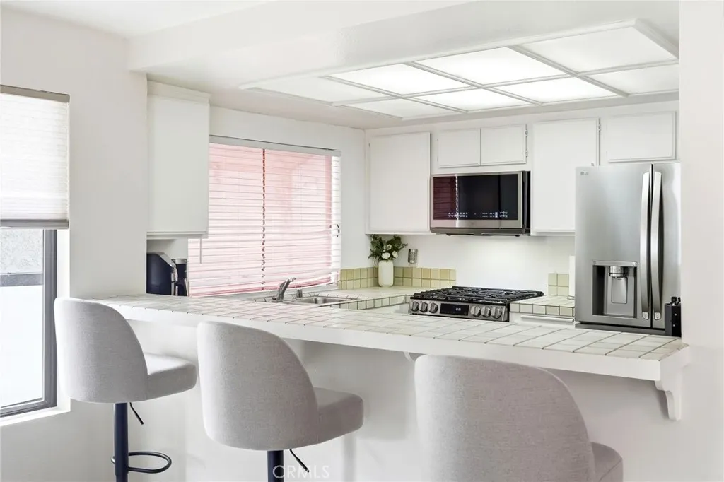 Additional image 6 of 7255 Balboa Blvd Unit 20, Lake Balboa, CA 91406