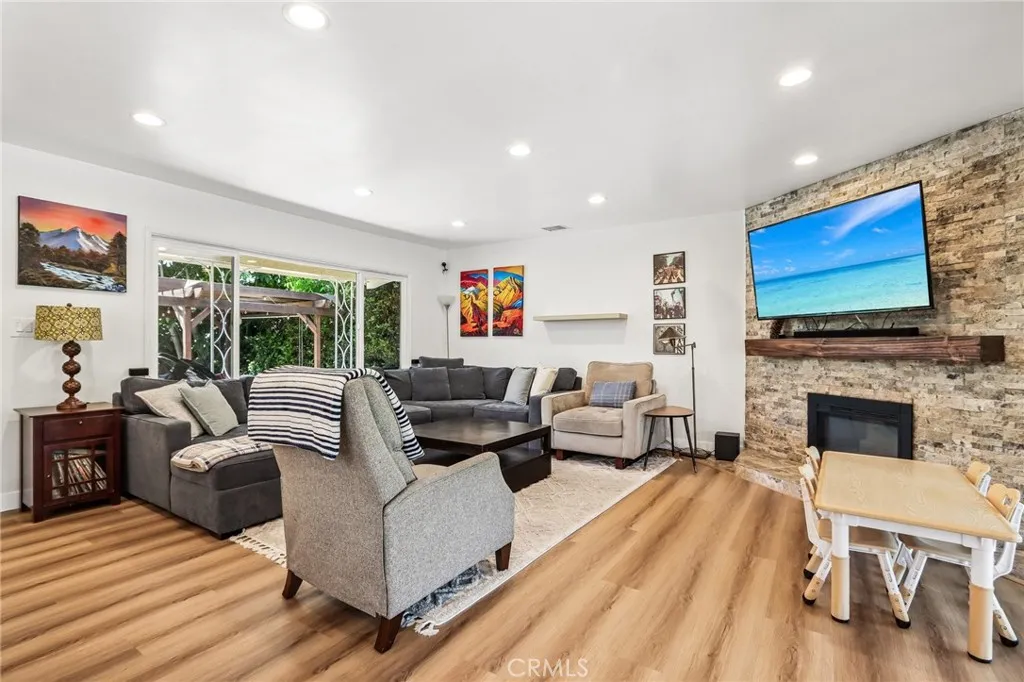 Additional image 9 of 18937 Sylvan Street, Tarzana, CA 91335