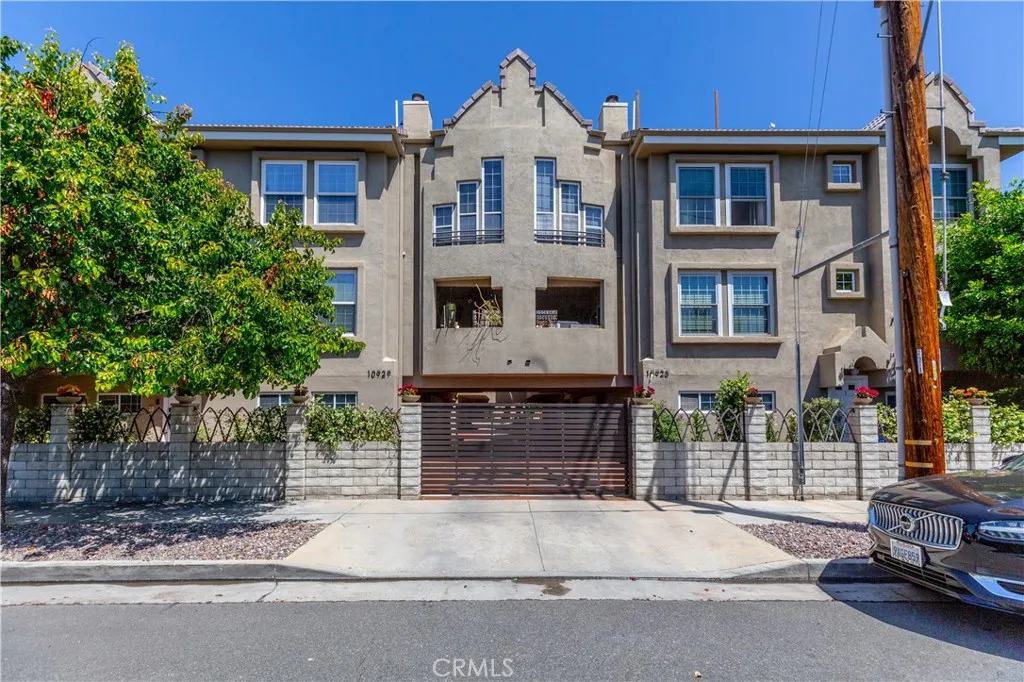 Additional image 2 of 10929 Landale St Unit 4, Toluca Lake, CA 91602