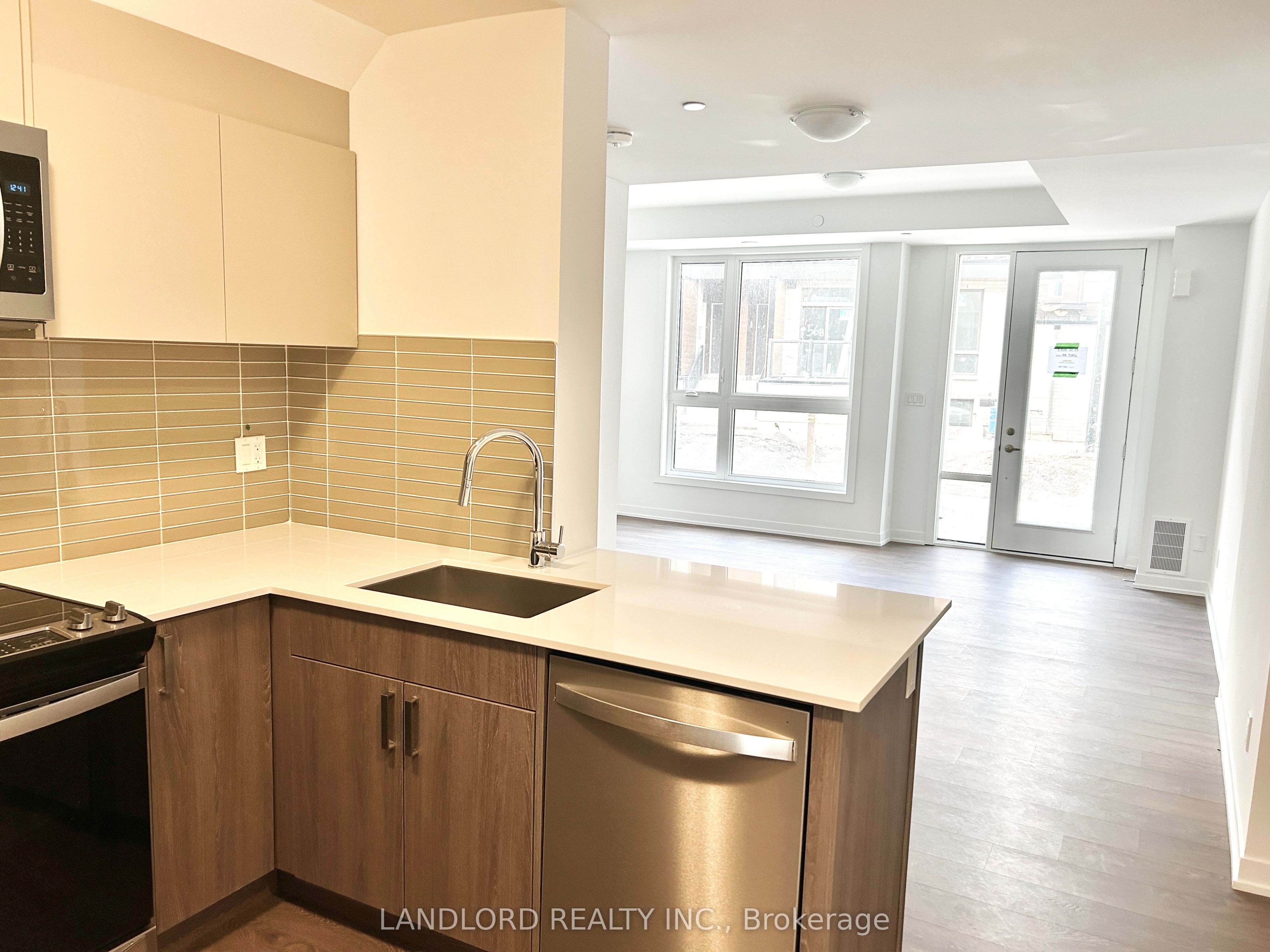Additional image 5 of 4-88 Turtle Island Road, Toronto, ON, M6A 0E4