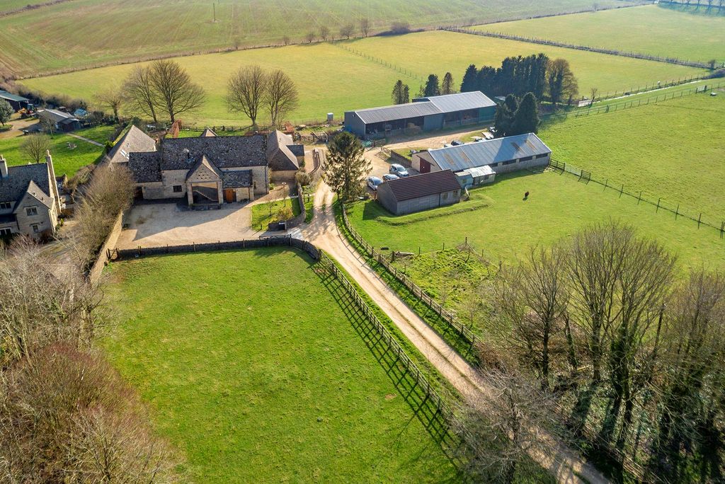 6 bed farm for saleNr Cold Aston, Bourton-On-The-Water, Cheltenham, Gloucestershire GL54