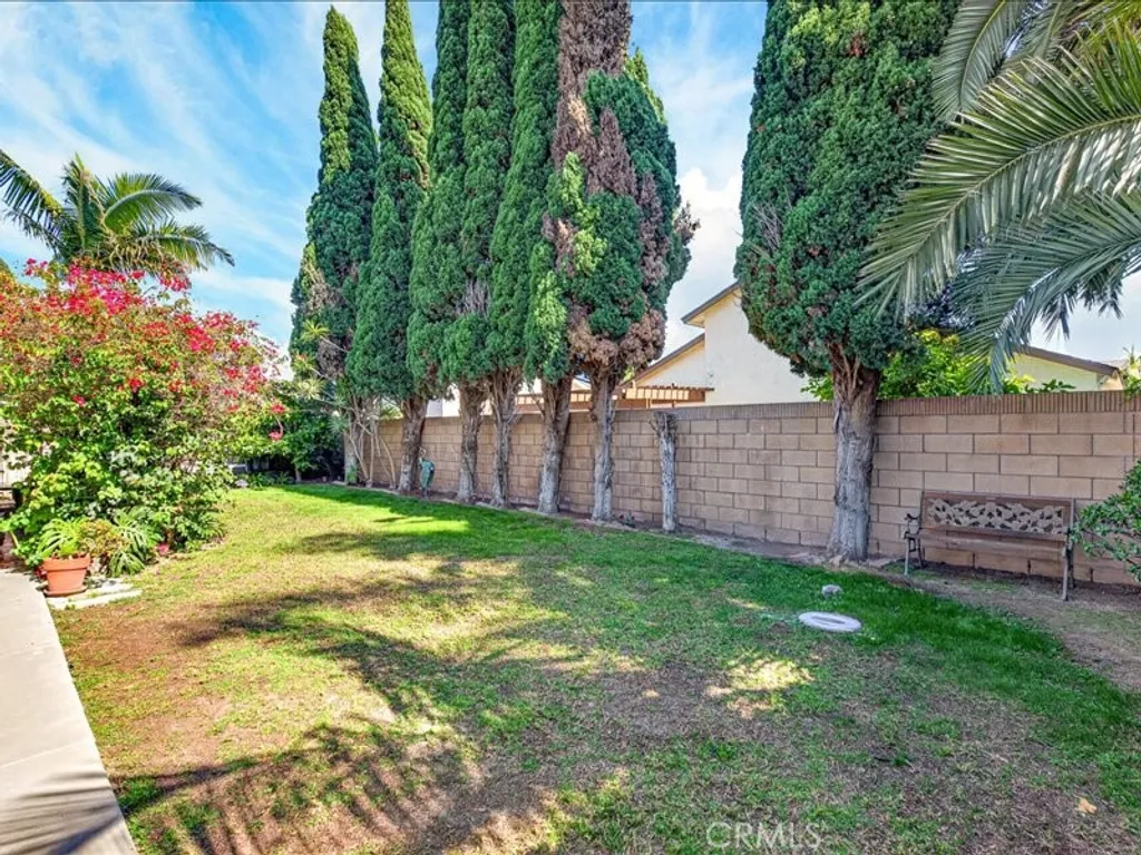 8452 Northport Dr, Huntington Beach, CA 92646