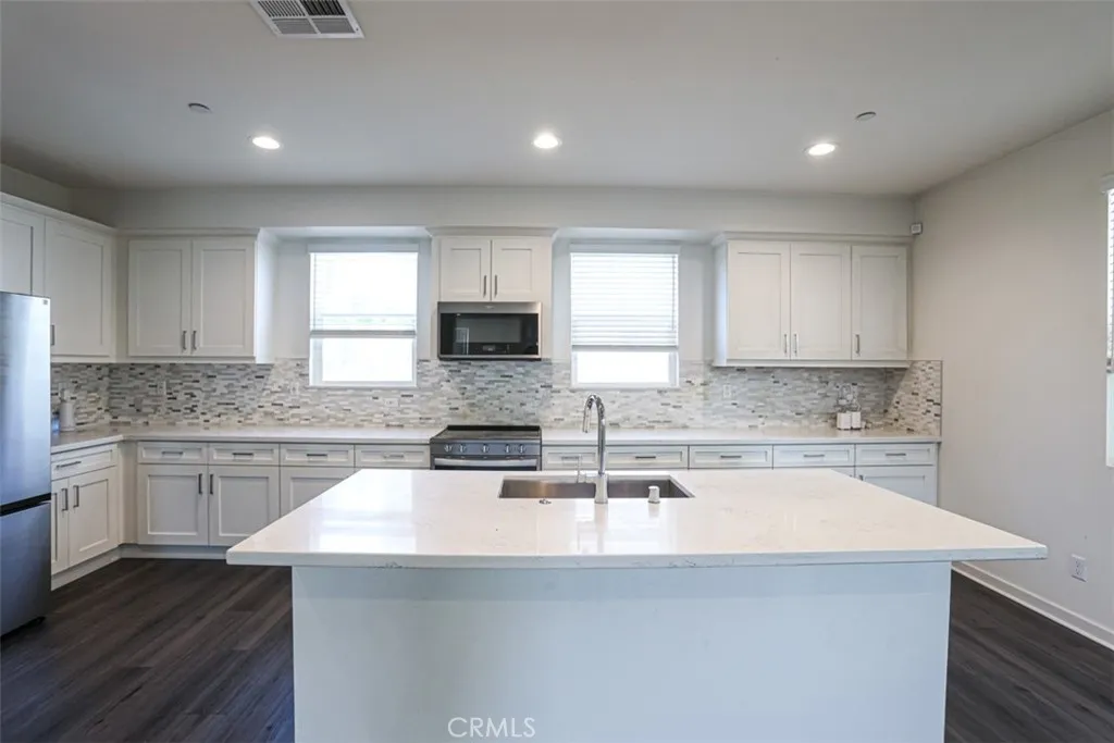 Additional image 7 of 919 E 2nd St, Santa Ana, CA 92701