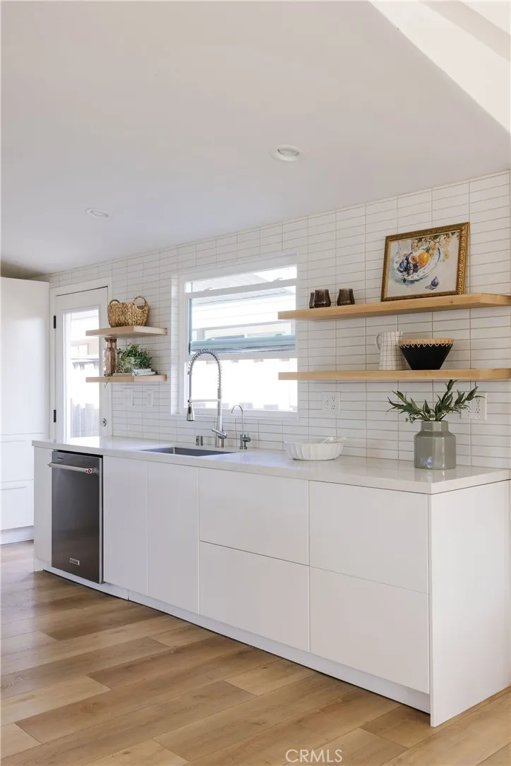 Additional image 72 of 2566 Oxford Ln, Costa Mesa, CA 92626