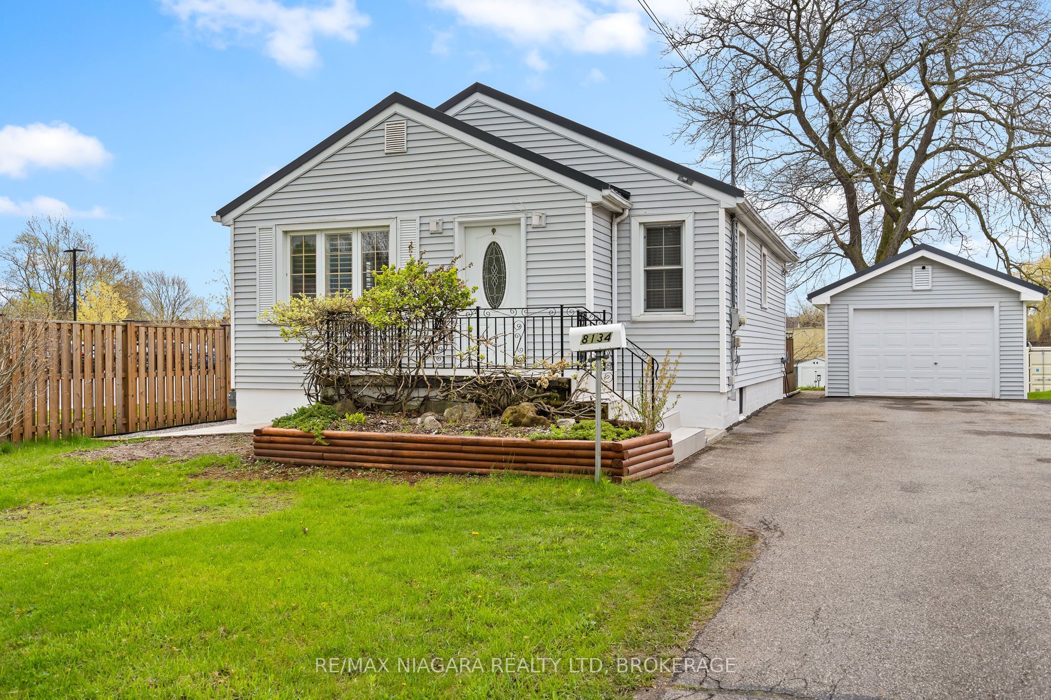 8134 Beaverdams Road, Niagara Falls, ON, L2H 1S1