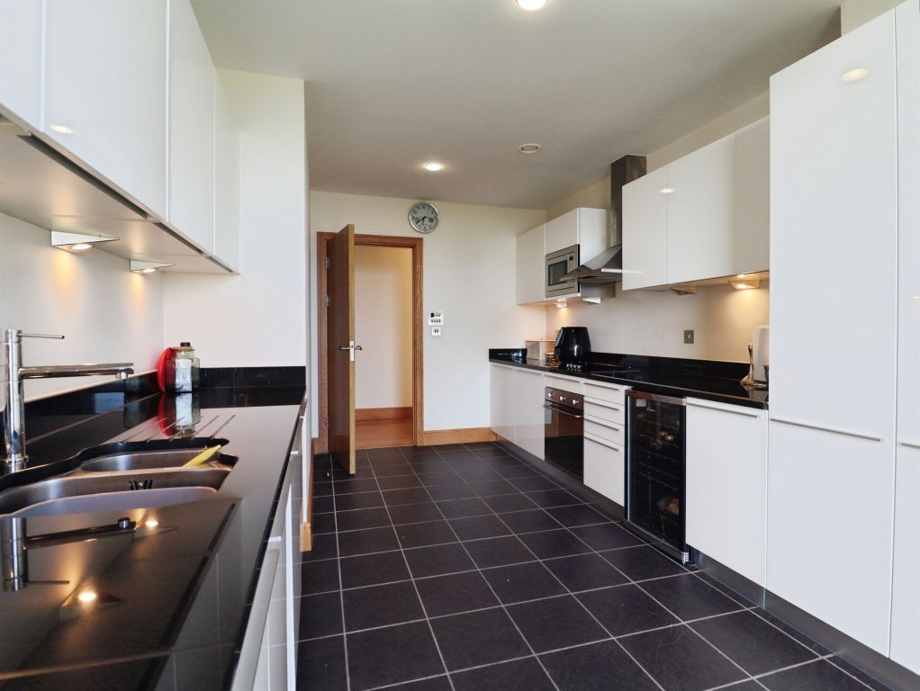 Additional image 8 of 2 bed flat for saleHayes Road, Sully, Penarth CF64