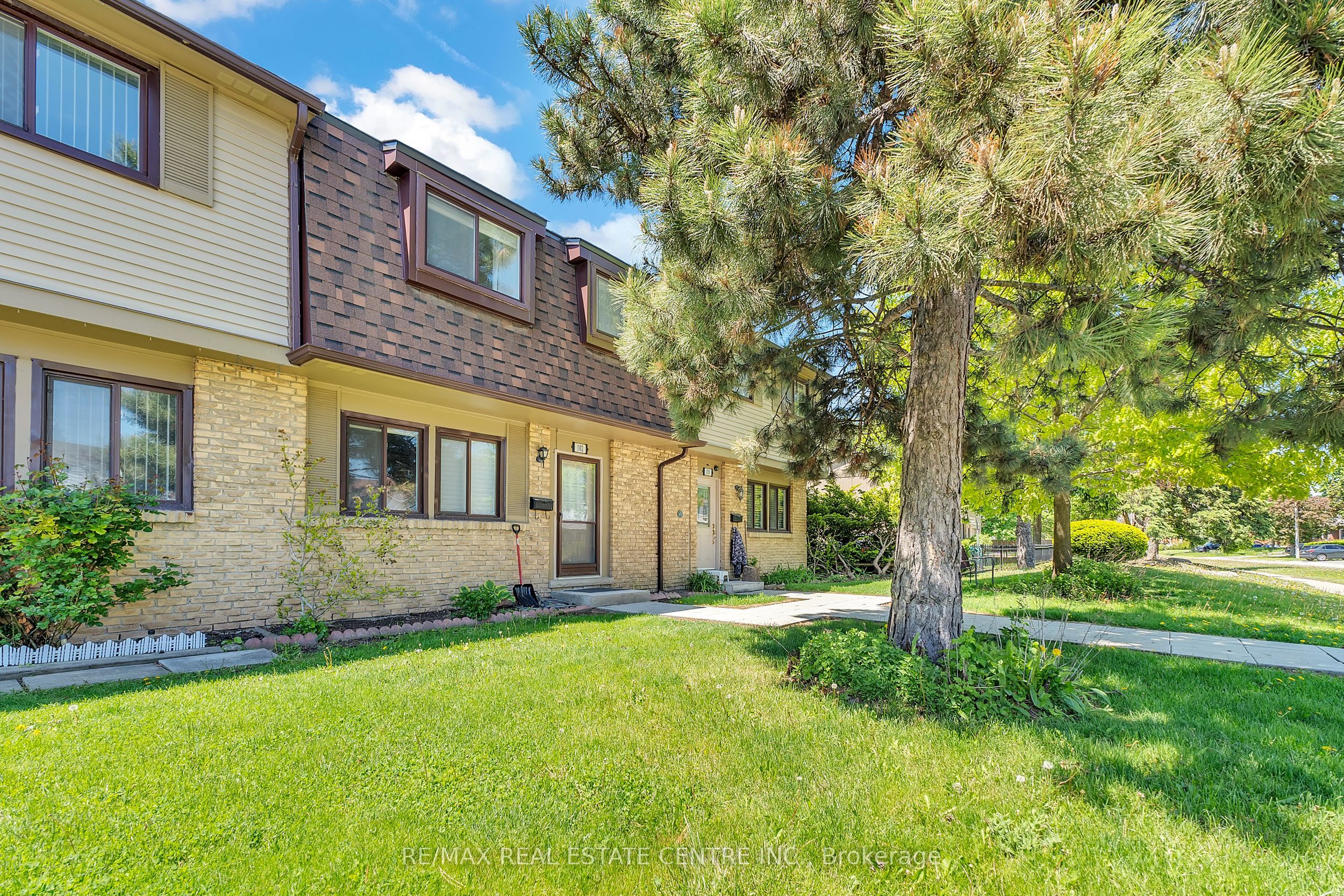 102-105 Hansen Road N, Brampton, ON, L6V 3C9 photo 2