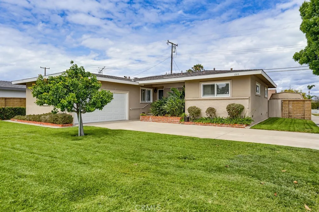Additional image 3 of 1318 Watson Ave, Costa Mesa, CA 92626