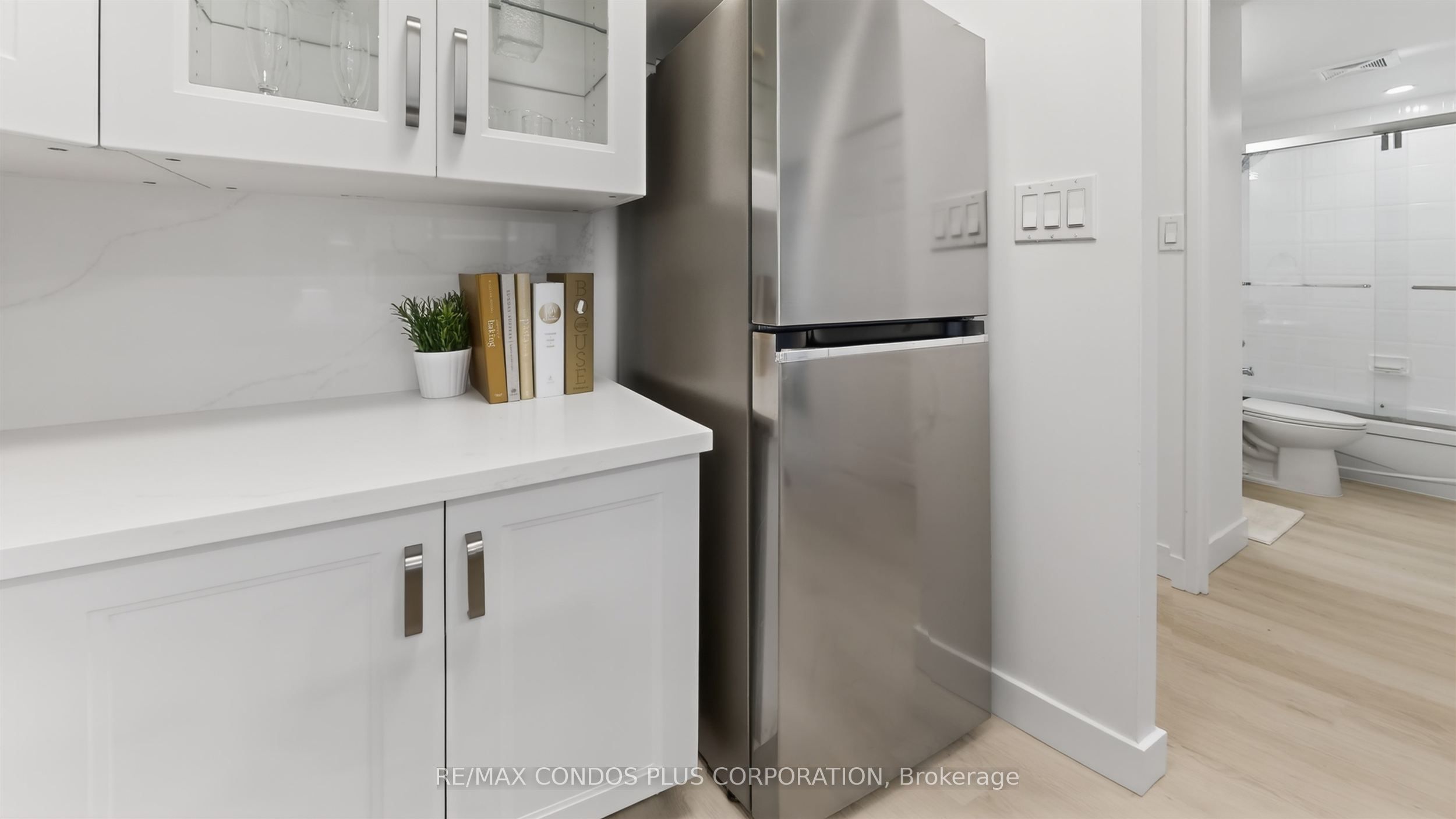 Additional image 6 of 1601-736 Bay Street, Toronto, ON, M5G 2M4