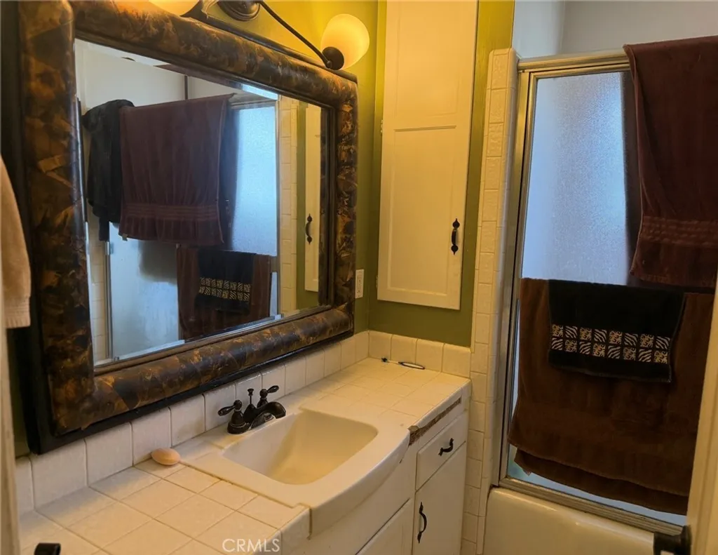 7323 Amestoy Avenue, Van Nuys, CA 91406