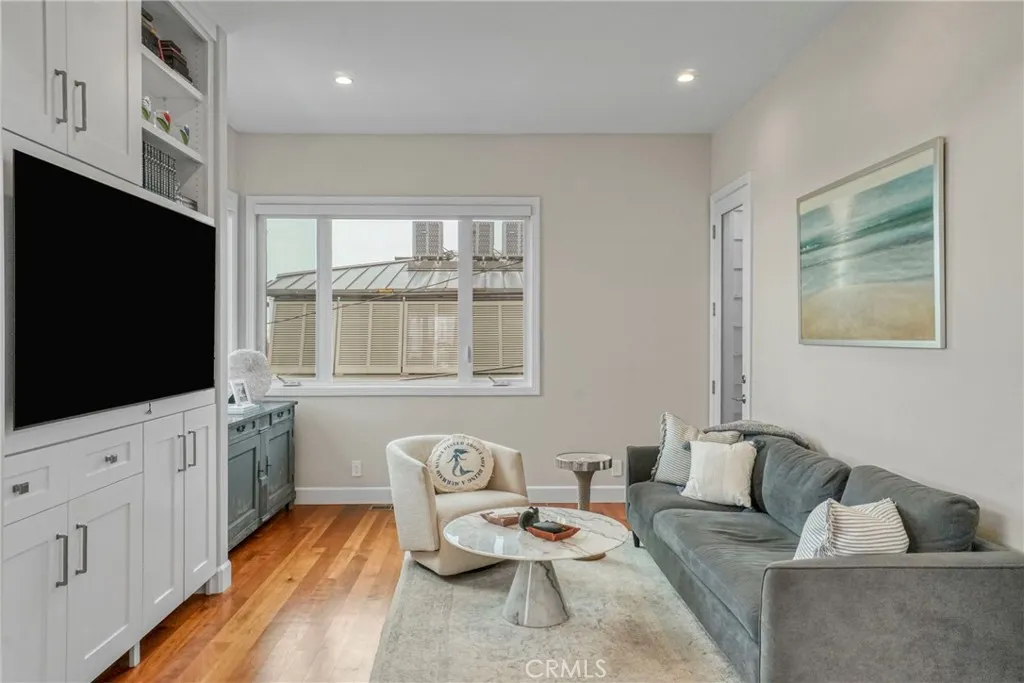 Additional image 39 of 135 33rd, Hermosa Beach, CA 90254