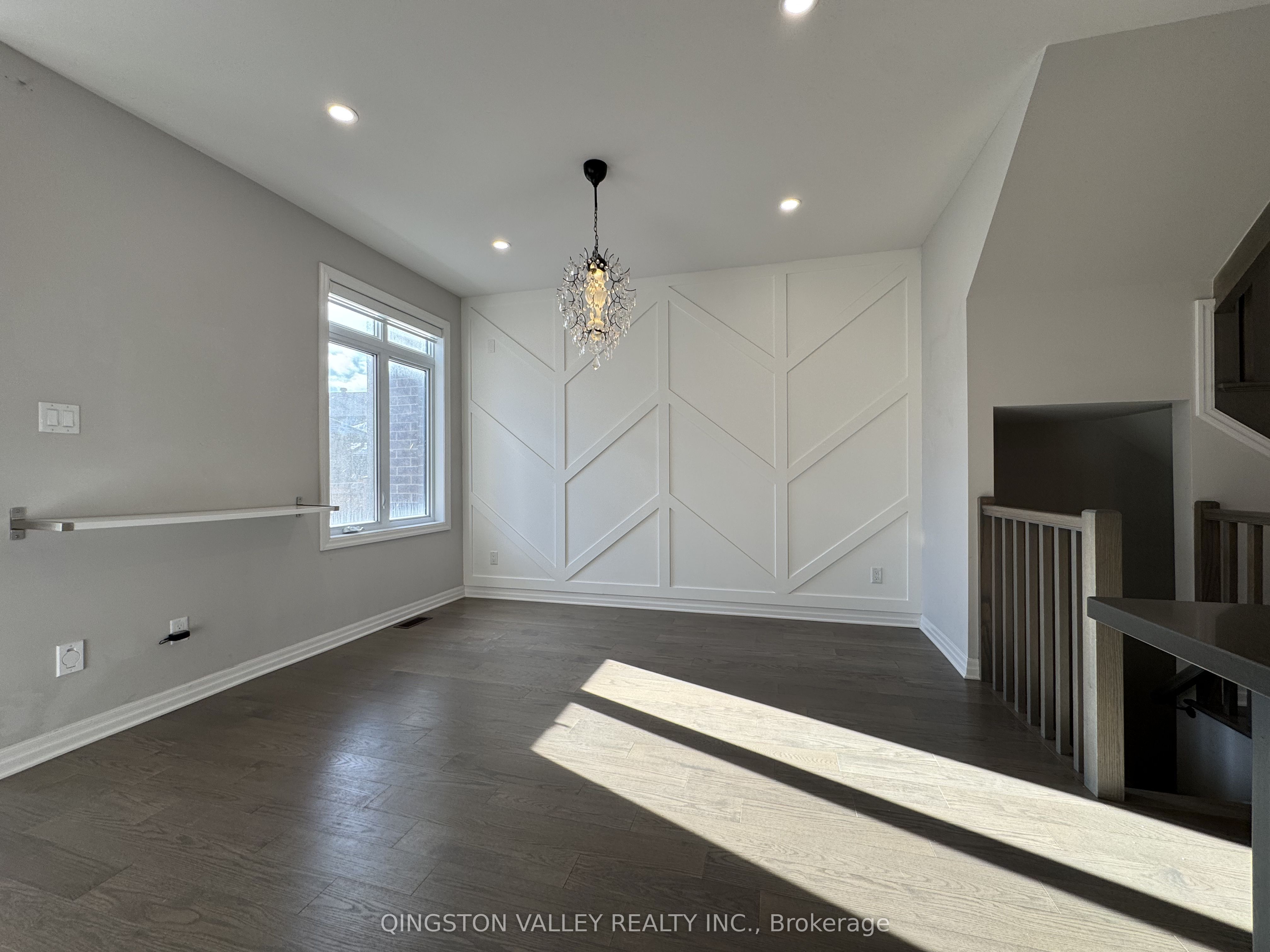 Additional image 6 of 646 Mikinak Road, Ottawa, ON, K1K 2G8