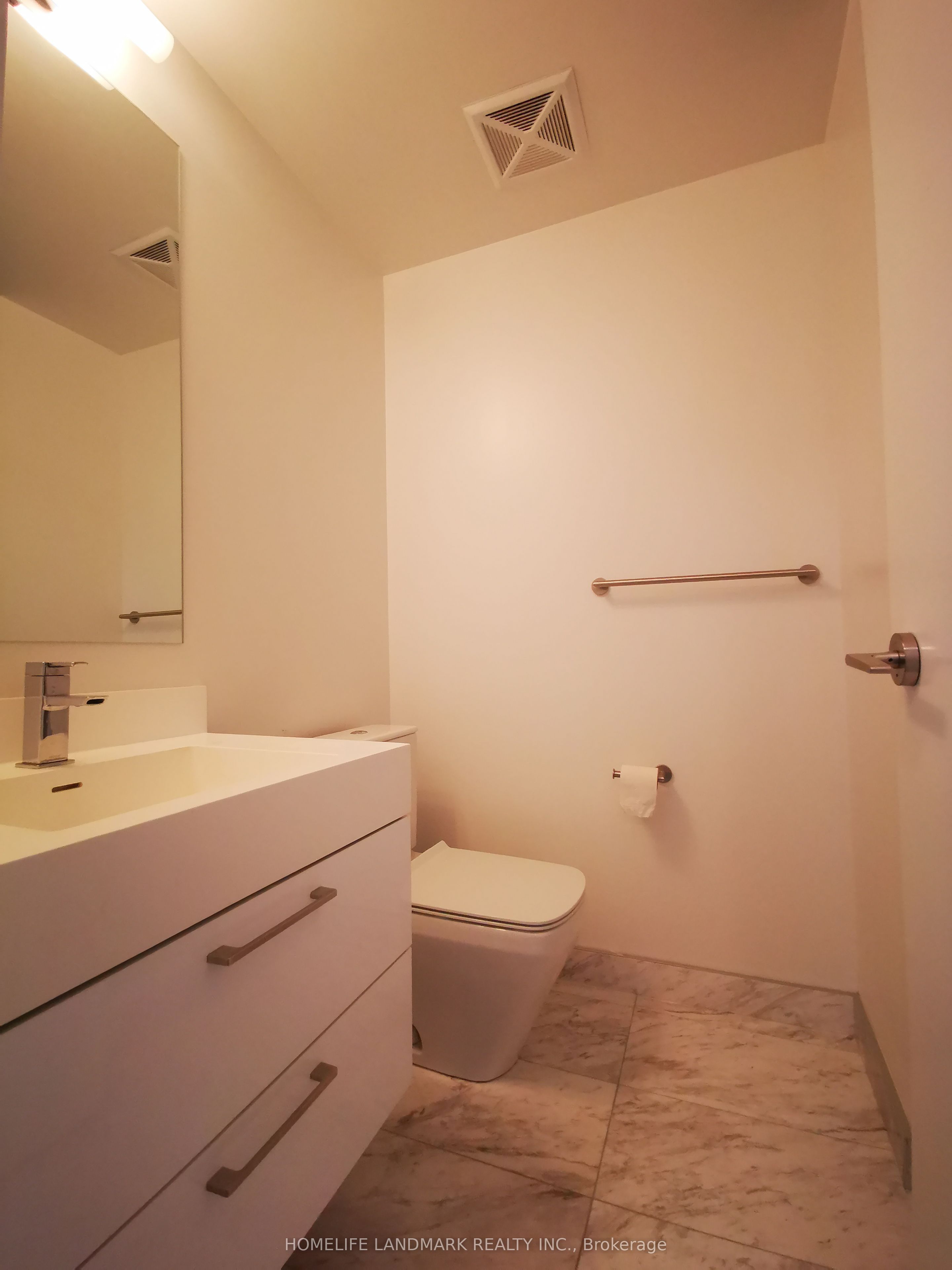 Additional image 4 of 2308-1 Yorkville Avenue, Toronto, ON, M4W 1L1