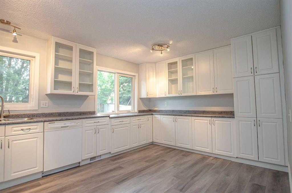 Additional image 6 of 150 Leigh Crescent, Fort Mcmurray, AB, T9K 1K6