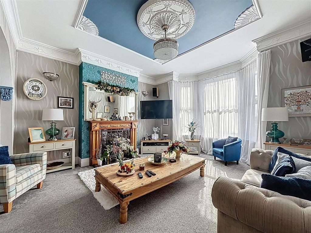 Additional image 4 of 6 bed terraced house for saleEastgate, Hornsea HU18