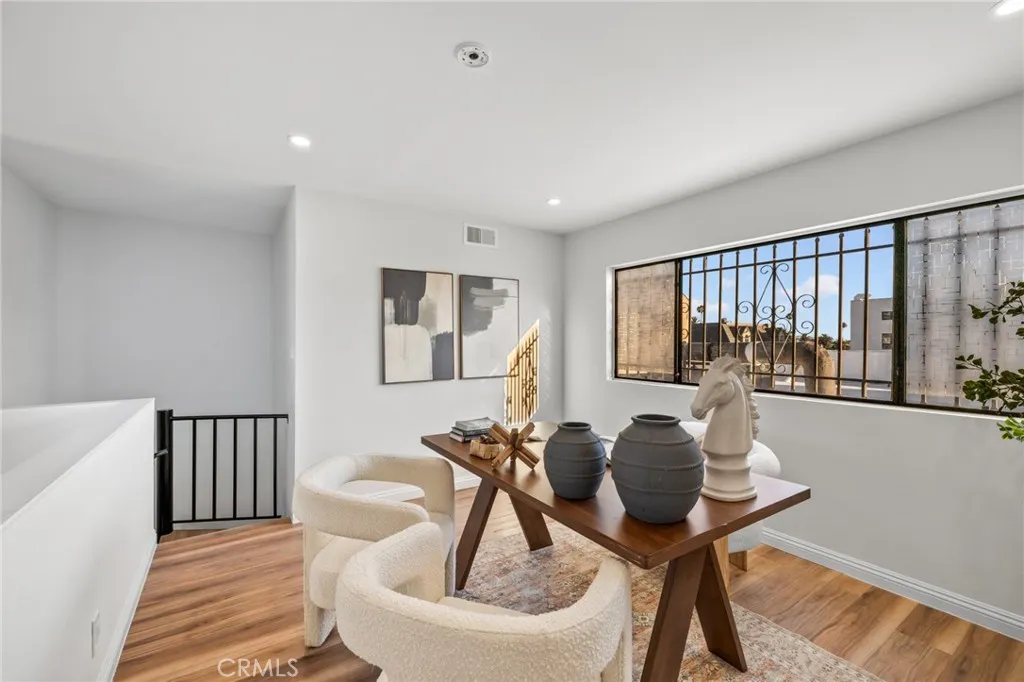 Additional image 97 of 300 S Reno Street Unit 303, Los Angeles, CA 90057