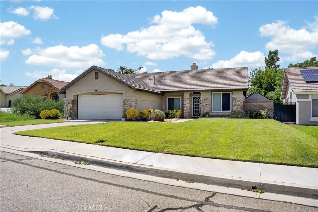 42431 Boulder Dr, Lancaster, CA 93536 photo 3