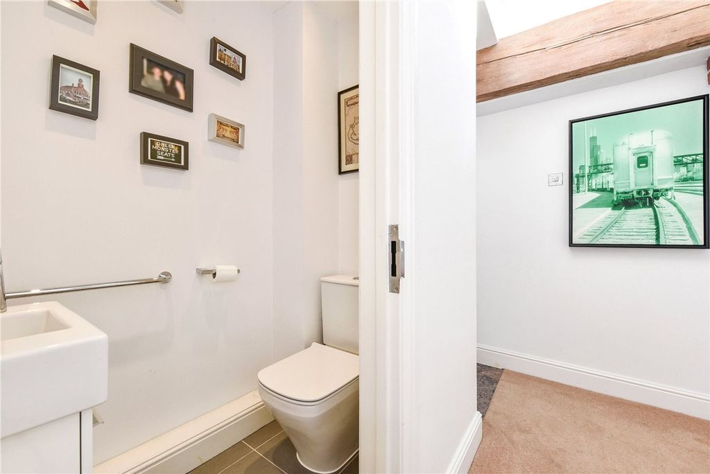 Additional image 17 of 3 bed flat for saleOld Park Lane, Chichester PO18
