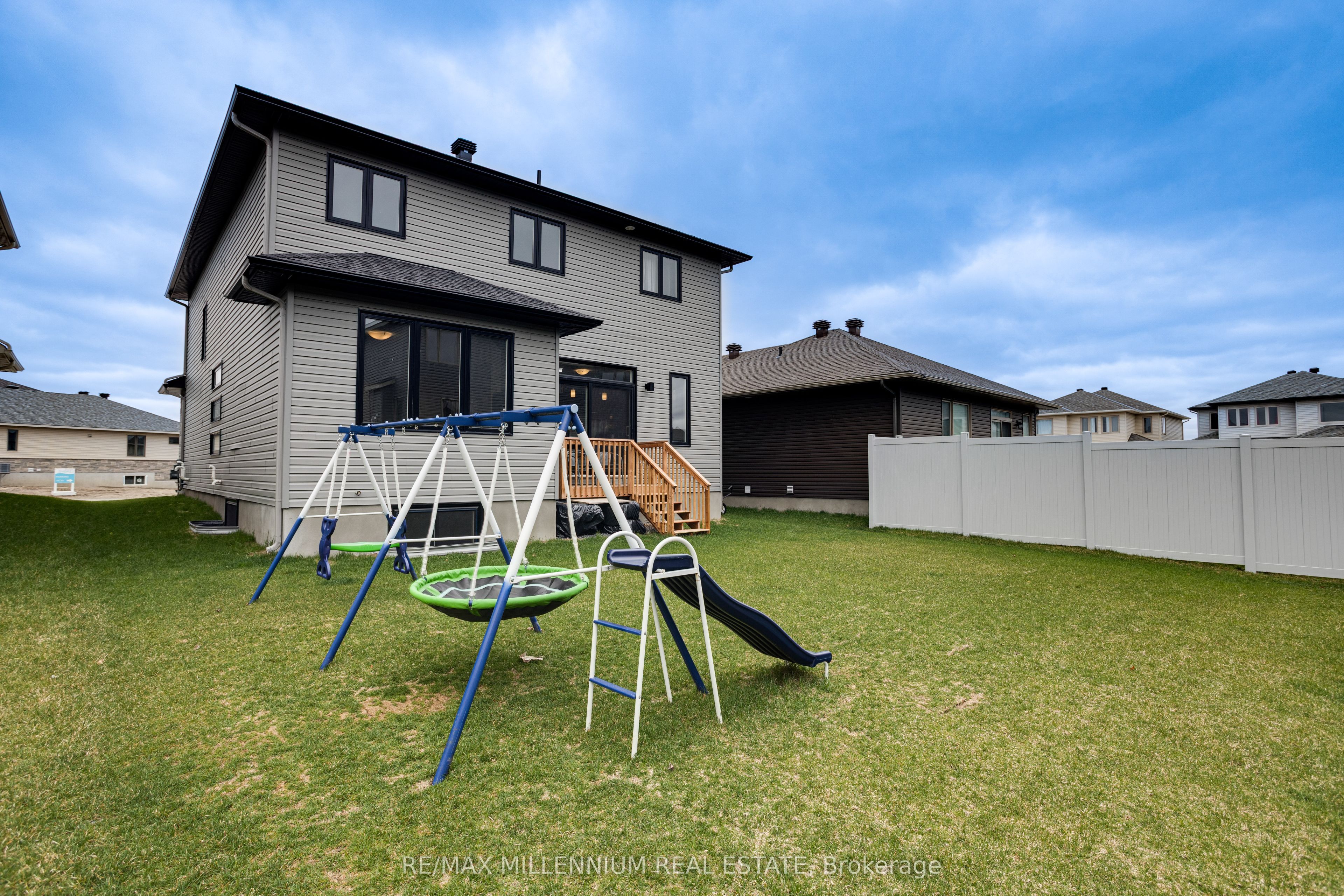 Additional image 2 of 264 O'donovan Drive, Carleton Place, ON, K7C 0X4