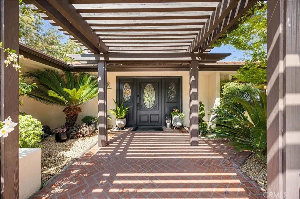 Additional image 3 of 3854 Hampstead Rd, La Canada Flintridge, CA 91011