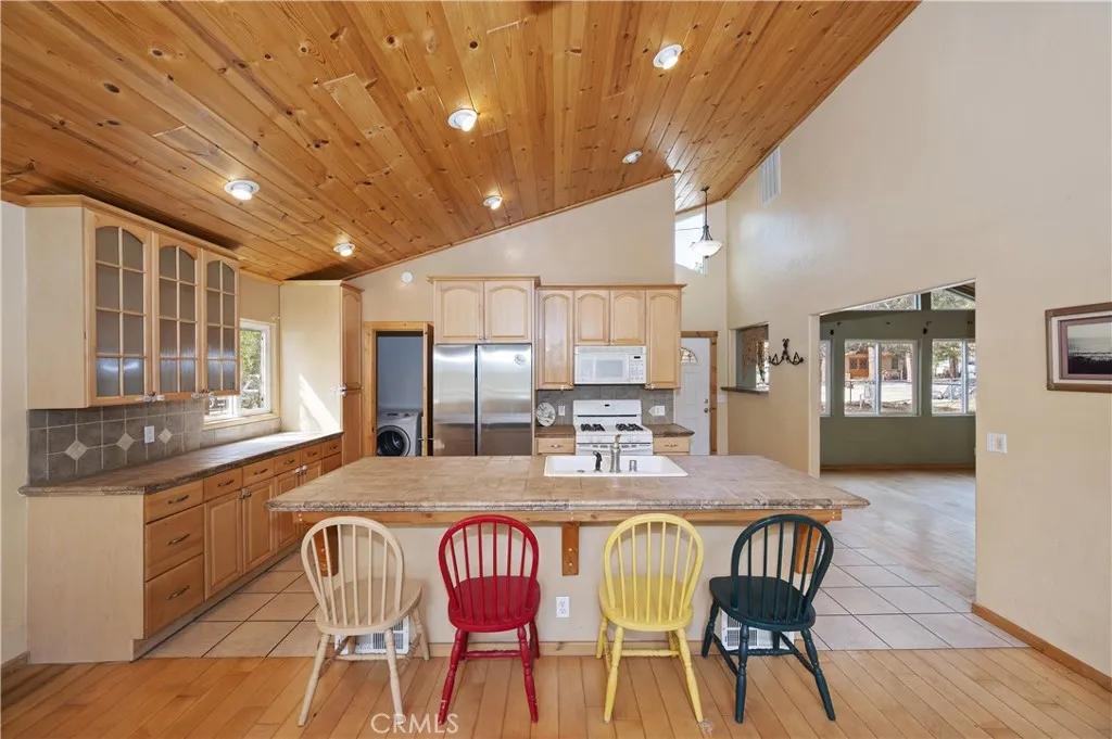 Additional image 9 of 248 Whipple Dr, Big Bear City, CA 92314
