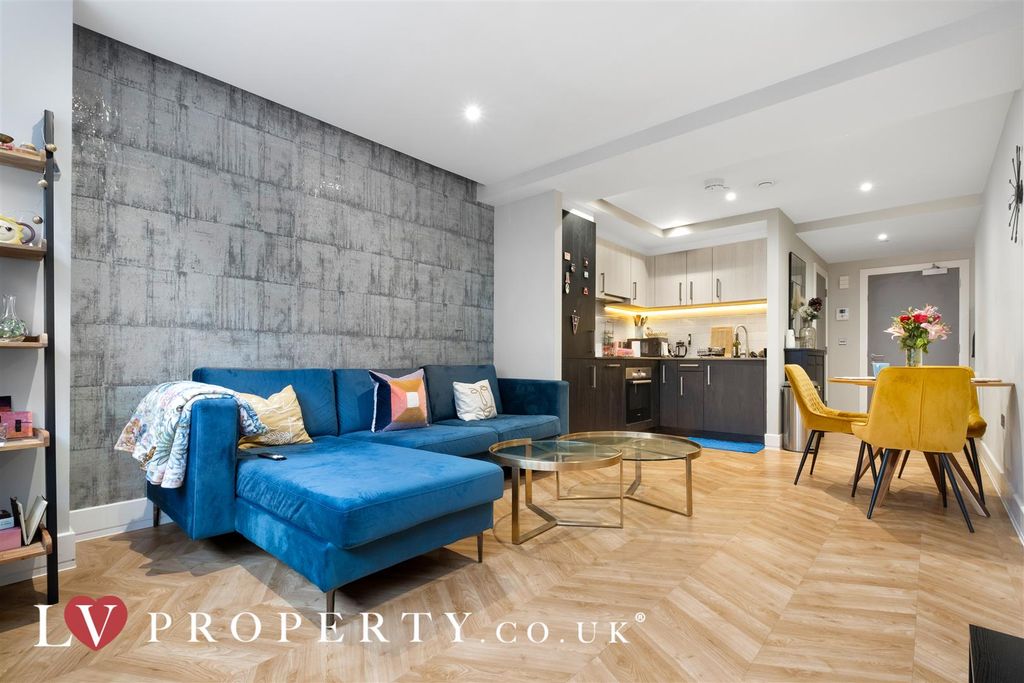 Additional image 2 of 2 bed flat for saleNewhall Street, Birmingham, West Midlands B3