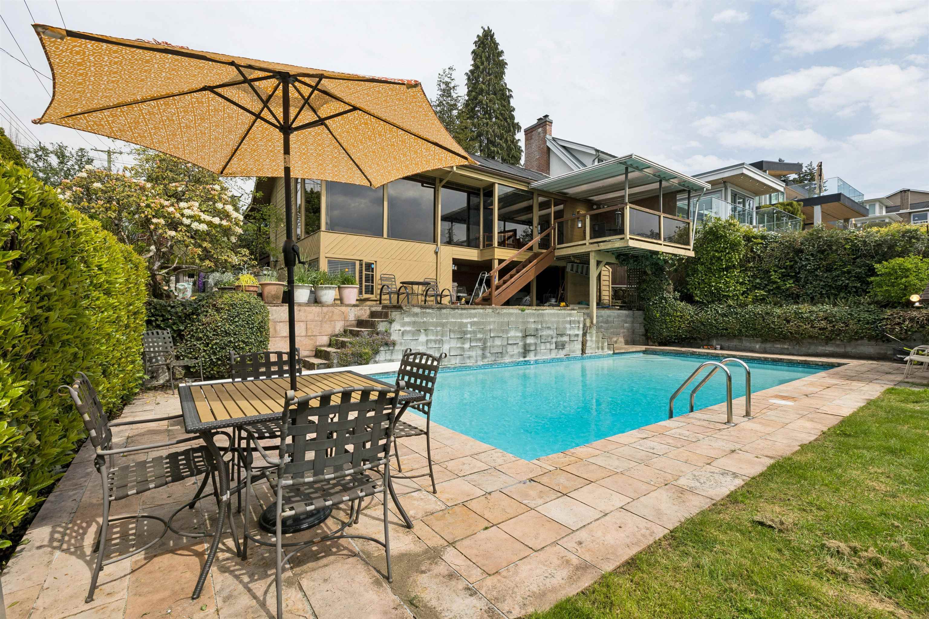 1092 Duchess Avenue, West Vancouver, BC, V7T 1G9