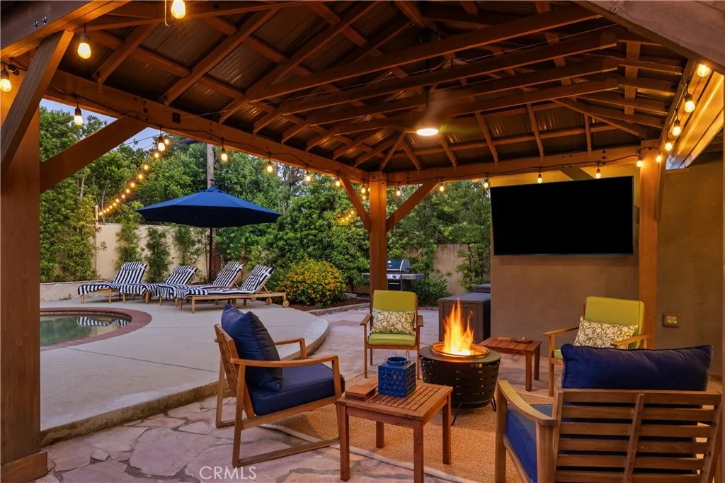 Additional image 48 of 8420 Cozycroft Ave, Winnetka, CA 91306