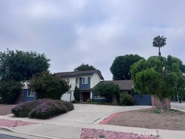 402 Hillcrest Ave, Placentia, CA 92870