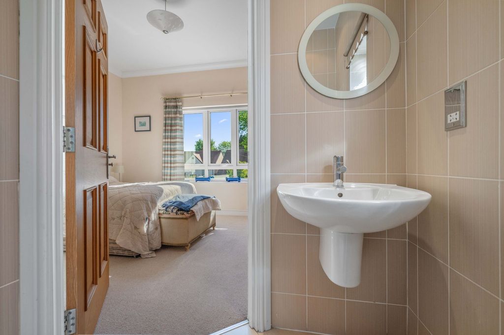 Additional image 9 of 2 bed flat for saleShipston Road, Stratford-Upon-Avon CV37